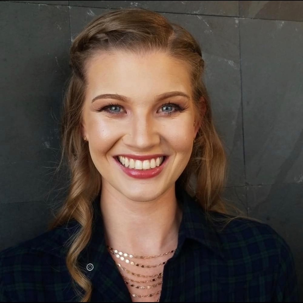 Meet your Posher, Elyse